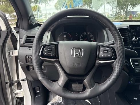 Certified 2025 Honda Ridgeline Black Edition image 29