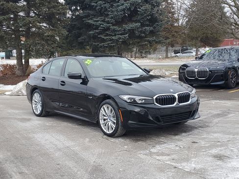 Certified 2023 BMW 330e xDrive 330e xDrive w/ Premium Package image 4