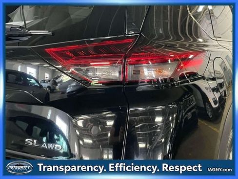 Used 2023 Nissan Rogue SL w/ SL Premium Package AWD/4WD image 11