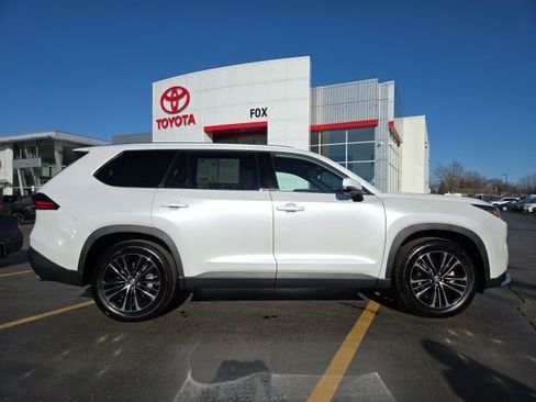 Used 2026 Toyota Grand Highlander AWD Hybrid image 9