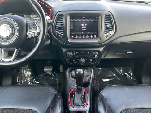 Used 2020 Jeep Compass Trailhawk image 12