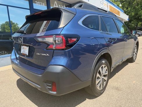 Used 2022 Subaru Outback Premium AWD/4WD image 10