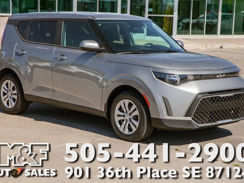 Used 2024 Kia Soul LX FWD image 1