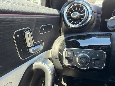 Used 2021 Mercedes-Benz CLA 250 4MATIC image 23
