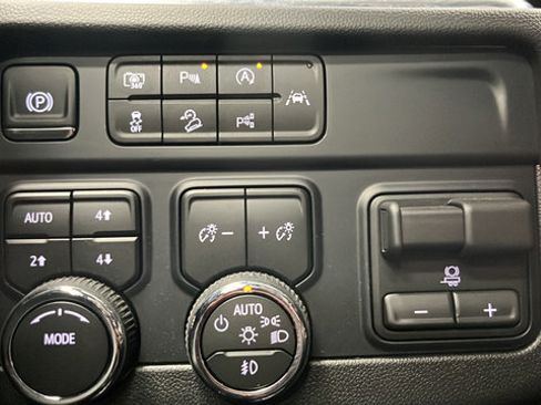 Used 2026 Chevrolet Tahoe RST w/ Comfort Package AWD/4WD image 34