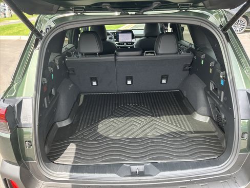 Used 2026 Subaru Outback Touring AWD/4WD image 32
