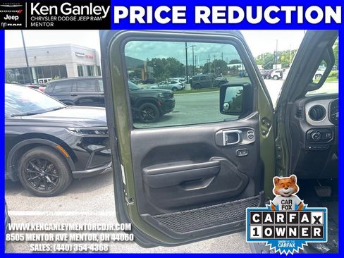 Used 2024 Jeep Wrangler Unlimited AWD/4WD image 11