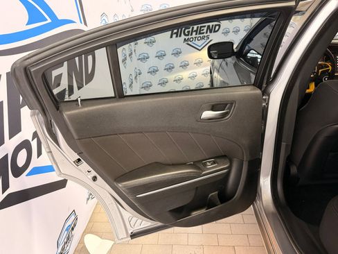Used 2016 Dodge Charger SXT image 16