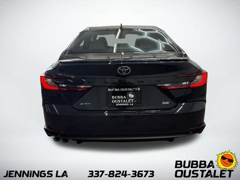 Used 2025 Toyota Camry SE w/ Convenience Package FWD image 4