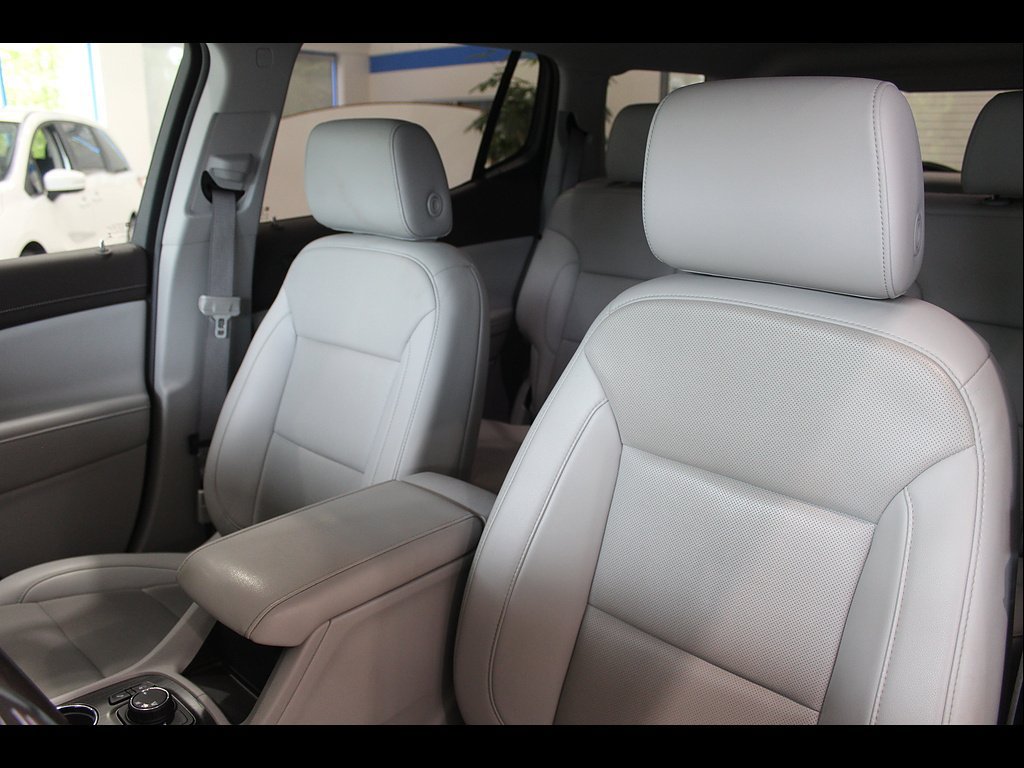 Used 2021 GMC Acadia SLT w/ Premium Package FWD image 14