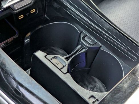 Used 2025 Mercedes-Benz C 300 4MATIC Sedan image 19