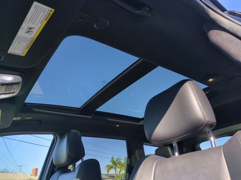 Used 2018 Jeep Grand Cherokee Limited image 16