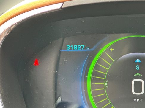 Used 2017 Chevrolet Volt Premier w/ Driver Confidence II Package image 3