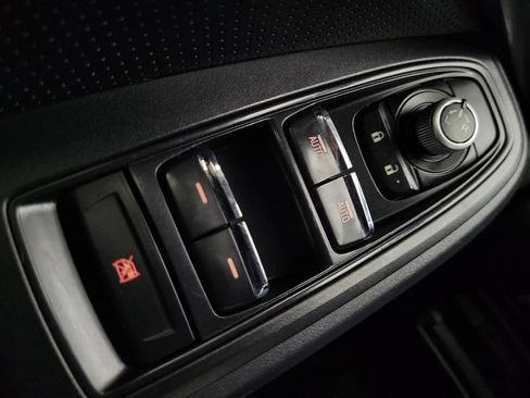 Used 2018 Subaru Crosstrek 2.0i Limited image 27