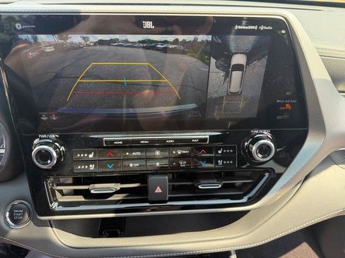 Used 2022 Toyota Highlander Platinum AWD/4WD image 12