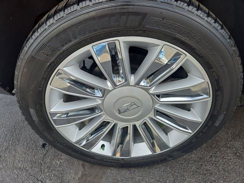 Used 2015 Cadillac Escalade Platinum image 35