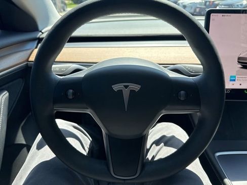 Used 2022 Tesla Model 3 Long Range AWD/4WD image 25
