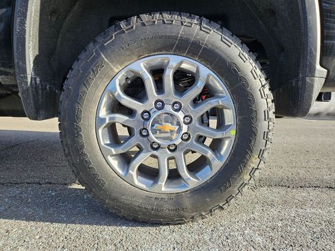 New 2025 Chevrolet Silverado 3500 LT w/ Z71 Chrome Sport Edition AWD/4WD image 16