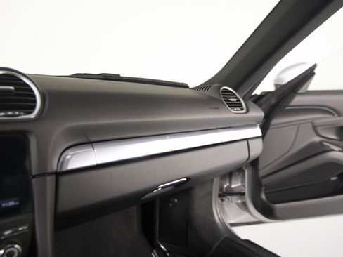 Used 2025 Porsche 718 Cayman image 25