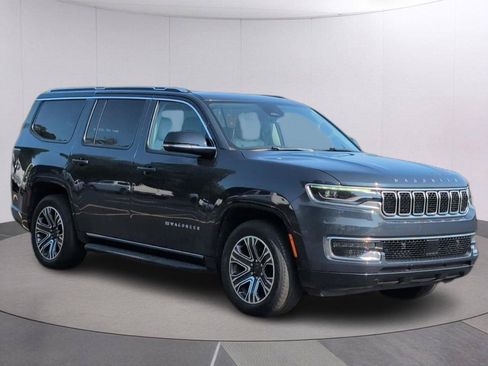 Used 2023 Jeep Wagoneer 4WD w/ Premium Group I image 9