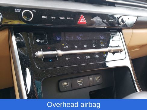 Used 2024 Kia Carnival EX image 25