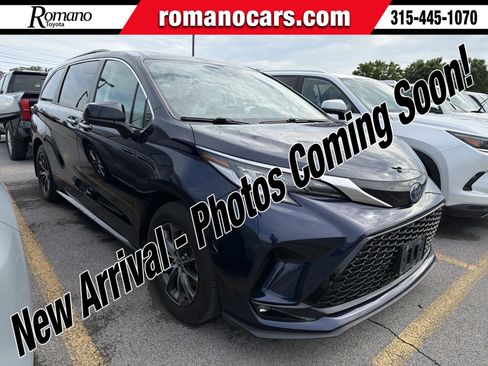 Used 2022 Toyota Sienna XSE w/ XSE Plus Package AWD/4WD image 1