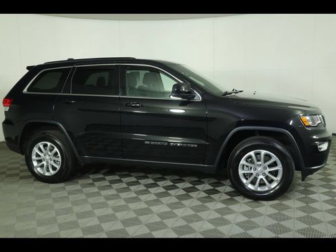 Used 2022 Jeep Grand Cherokee Laredo E w/ Security & Convenience Group AWD/4WD image 16