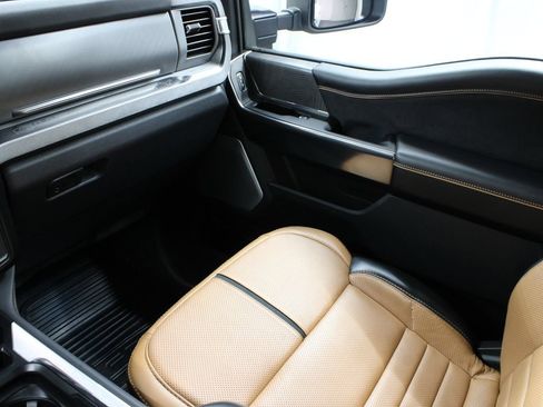 Used 2024 Ford F250 Platinum AWD/4WD image 39