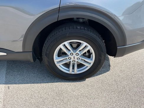 Used 2023 Ford Explorer XLT w/ Equipment Group 202A image 38