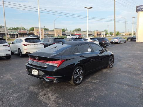 Used 2021 Hyundai Elantra Limited FWD image 31