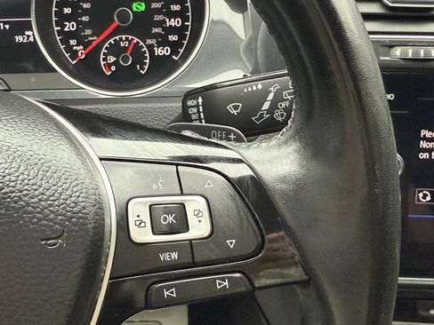 Used 2019 Volkswagen Golf SE image 28