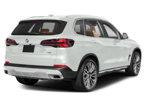 Certified 2025 BMW X5 sDrive40i w/ Premium Package image 2