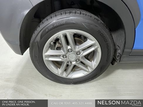 Used 2021 Hyundai Kona SE image 10