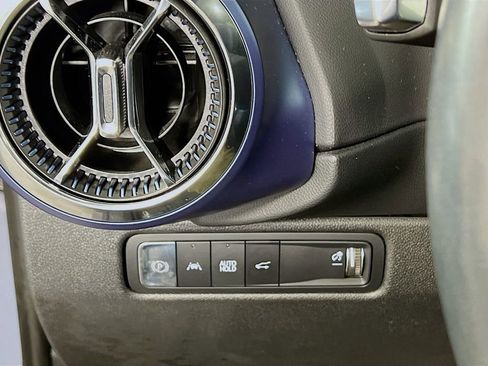 Certified 2024 Chevrolet Equinox EV LT FWD image 9