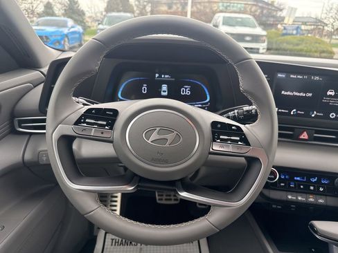 Used 2025 Hyundai Elantra Sport image 25