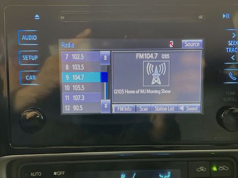 Used 2017 Toyota Corolla SE image 26