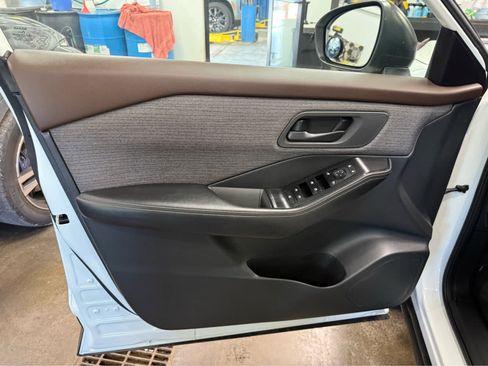 Used 2021 Nissan Rogue S AWD/4WD image 19