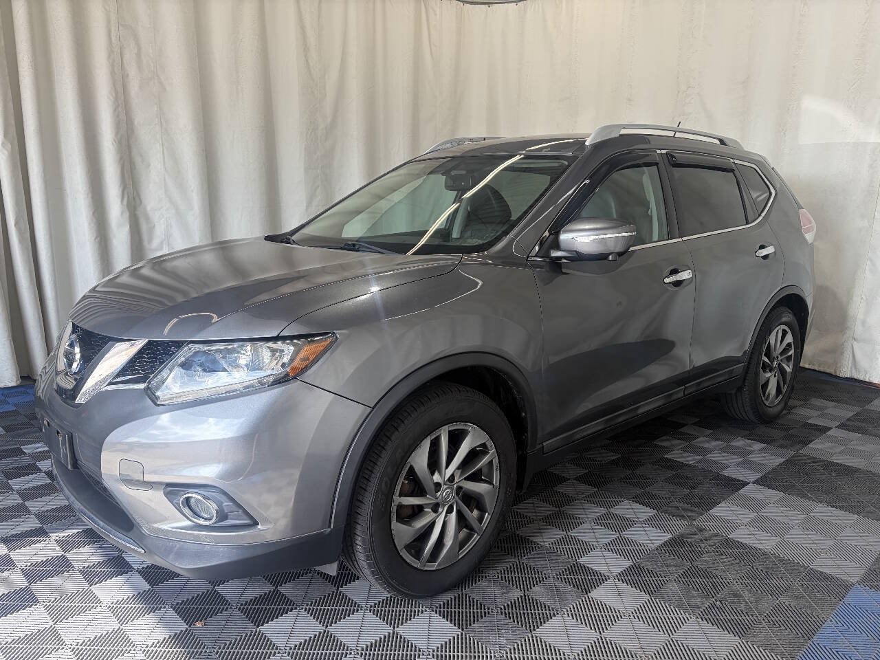 Used 2015 Nissan Rogue SL FWD image 2