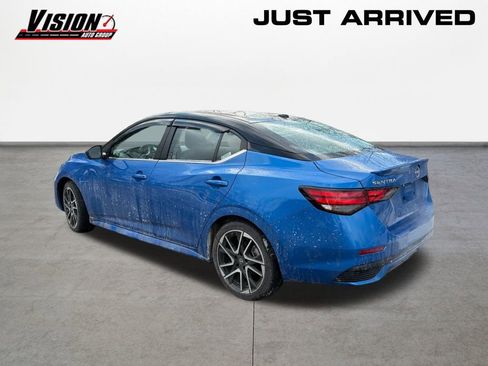 Used 2025 Nissan Sentra SR w/ SR Premium Package image 7