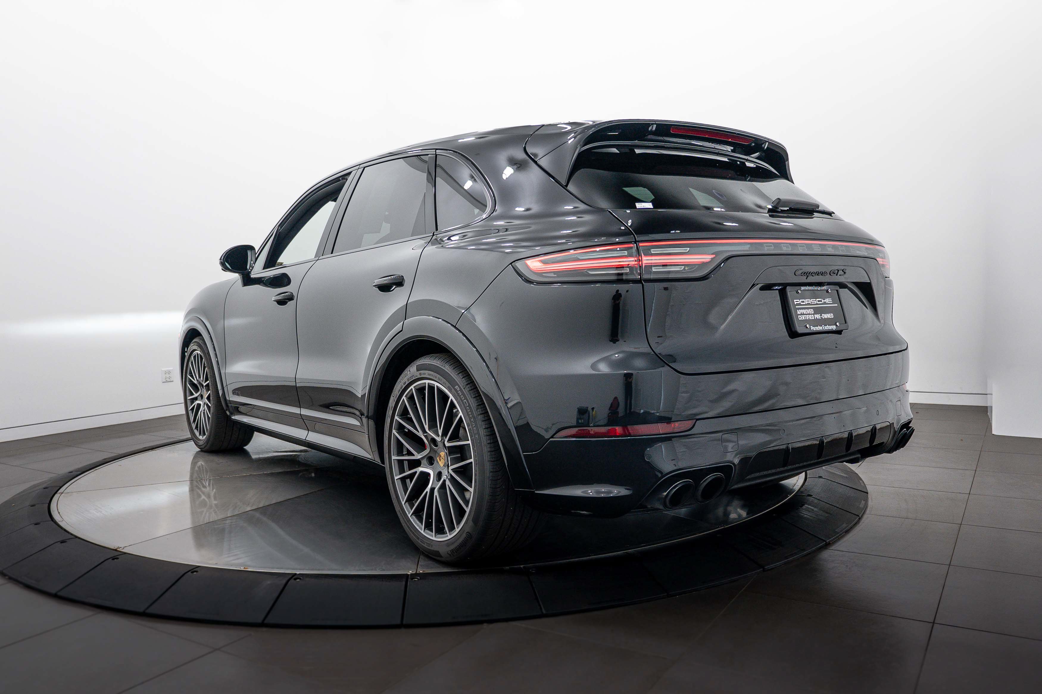 Certified 2022 Porsche Cayenne GTS AWD/4WD image 3