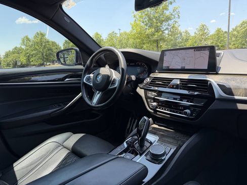 Used 2020 BMW M550i xDrive w/ Executive Package AWD/4WD image 23