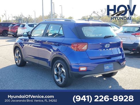 Certified 2023 Hyundai Venue Limited image 9