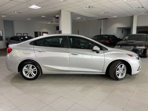 Used 2018 Chevrolet Cruze LT image 8