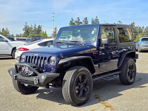 Used 2013 Jeep Wrangler Sport AWD/4WD image 4