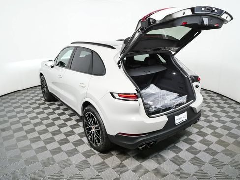 New 2026 Porsche Cayenne AWD/4WD image 33
