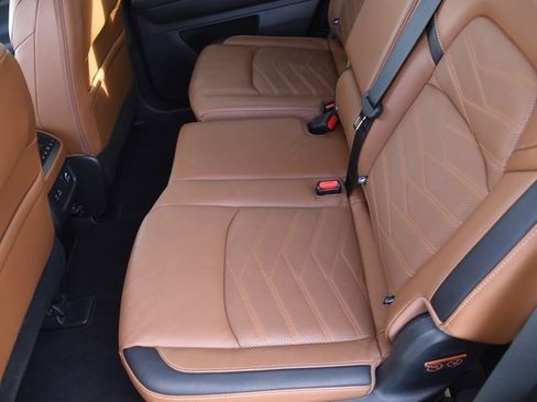 Used 2023 Nissan Pathfinder Platinum w/ Cargo Package image 20