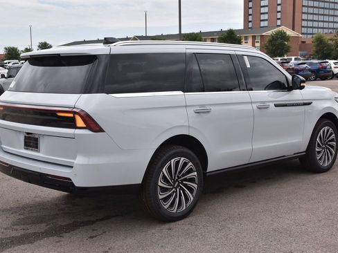 New 2026 Lincoln Navigator Black Label AWD/4WD image 6