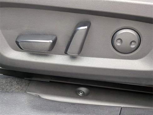 New 2025 Mitsubishi Outlander SE image 23