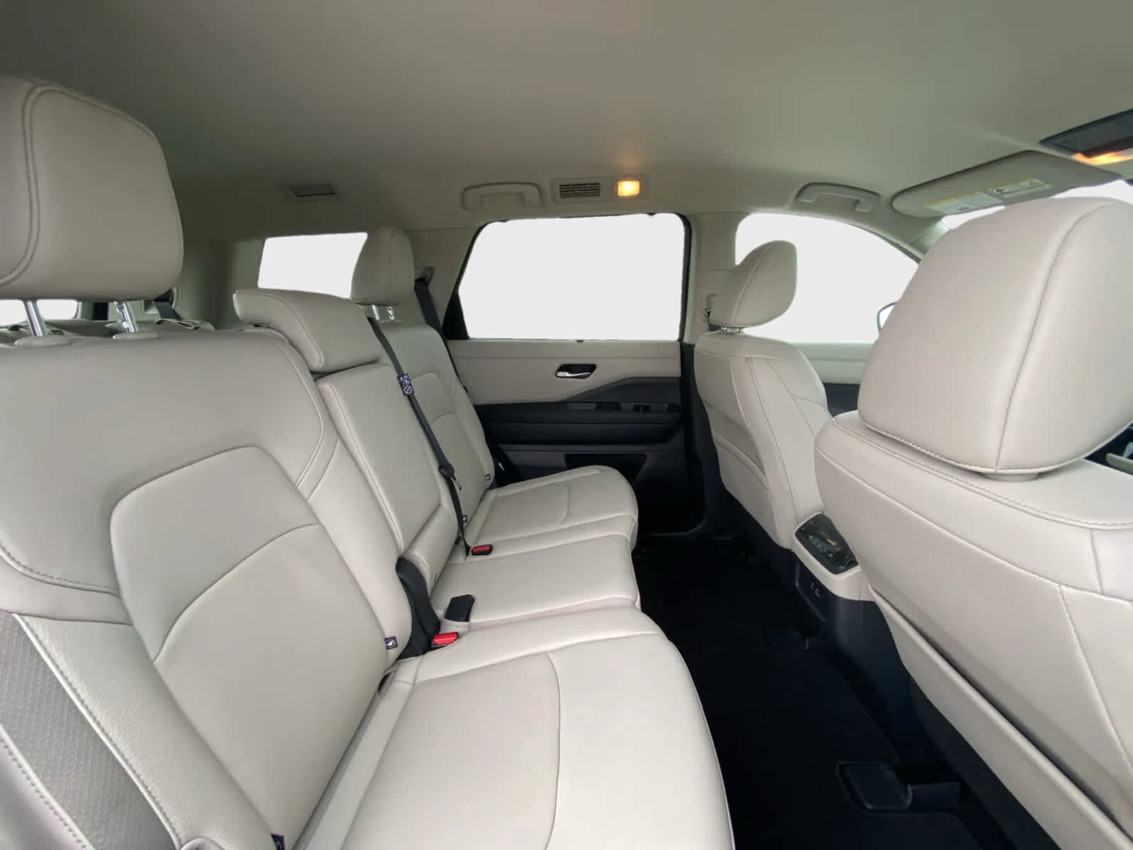 Used 2025 Nissan Pathfinder SL w/ Cargo Package AWD/4WD image 18