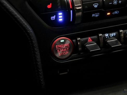 Used 2022 Ford Mustang Shelby GT500 w/ Technology Package image 71